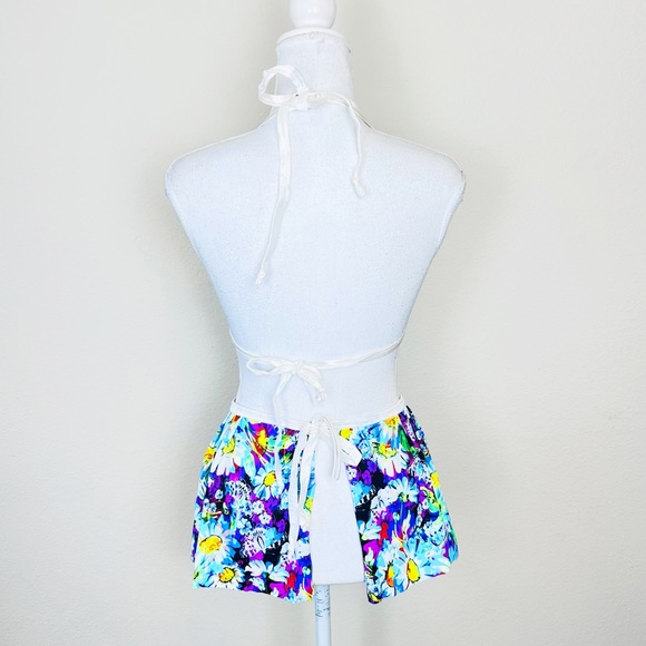 White & Daisy Floral Triangle Top & Tie Skirt Rave Set - Picture 5 of 7